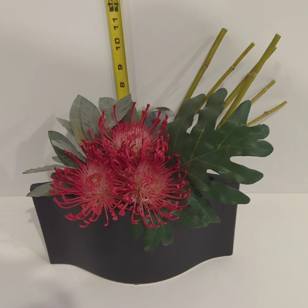Elegant Red Floral Arrangement in Black Vase